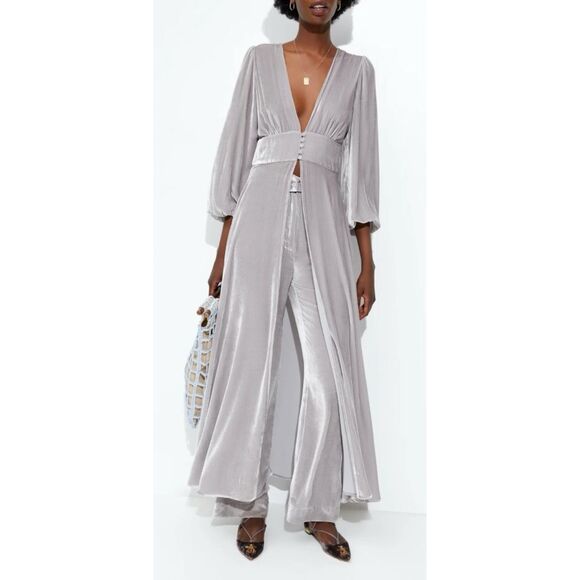 SLEEPING WITH JACQUES
Francoise gathered velvet robe/ Dress in Platinum Size M - Picture 1 of 12